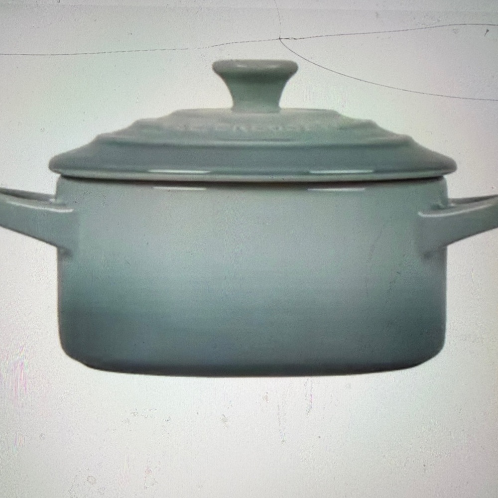 Le Creuset Petite Round Cocette 8 Oz rare light blue color - Picture 6 of 6